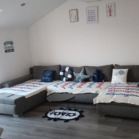 Angella Apartment Дуги-Рат Экстерьер фото